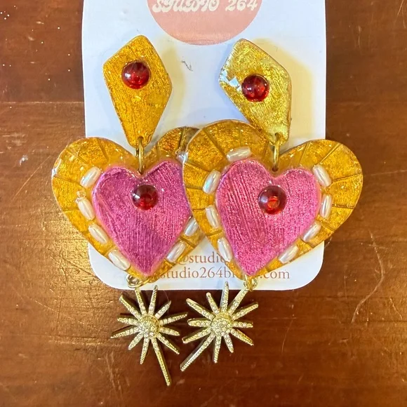 Handmade boutique heart and sparkle earrings - Picture 1 of 2